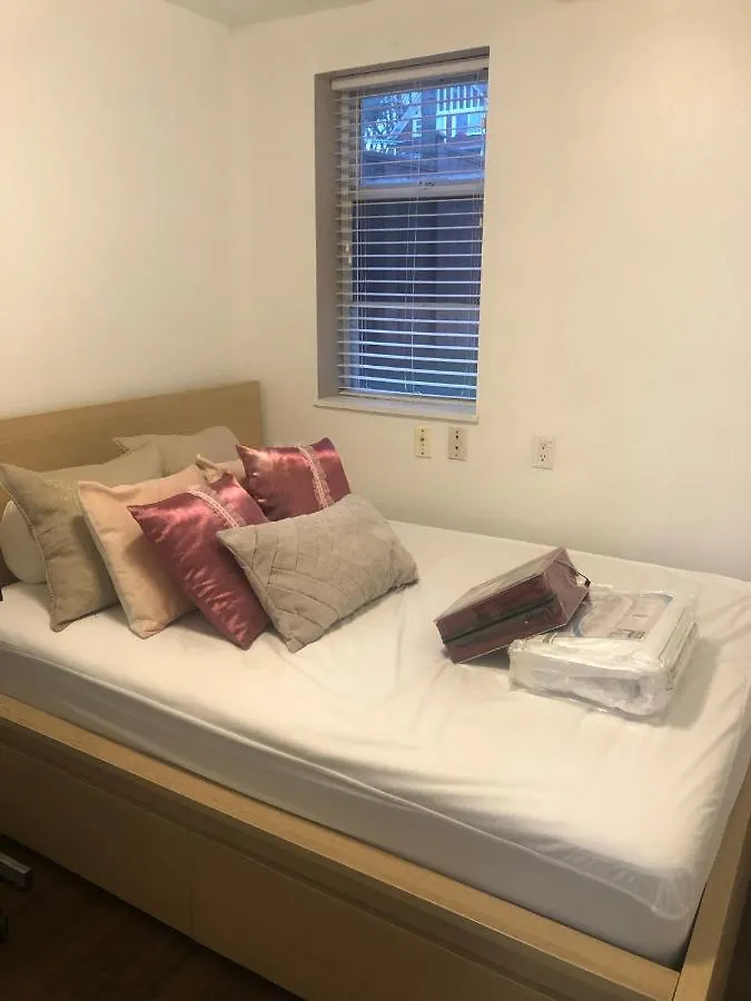 Quiet-Comfy 3 Bedroom Home On A Tree Lined Street In Kits Vancouver Holiday home