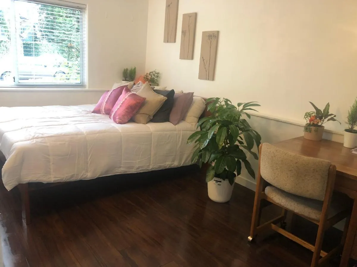 Holiday home Quiet-Comfy 3 Bedroom Home On A Tree Lined Street In Kits Vancouver